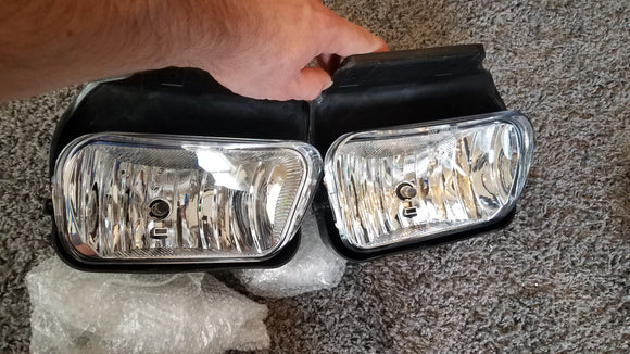 03-07 Silverado Fog Lights with Brackets