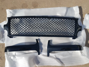 99-02 Silverado 00-06 Tahoe/Suburban Mesh Grille (Black)