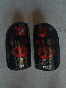 95-00 Toyota Tacoma Tail Lights (Black)