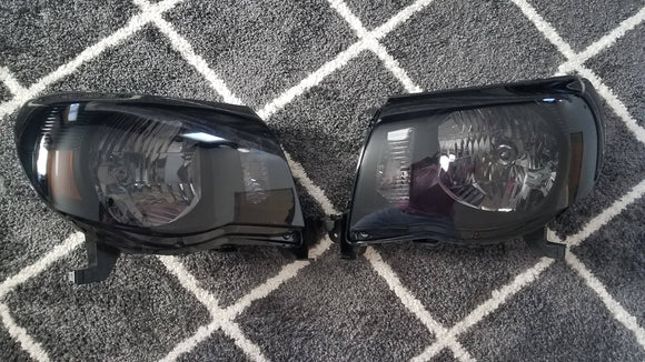 05-11 Toyota Tacoma Headlights (Black-Smoked)