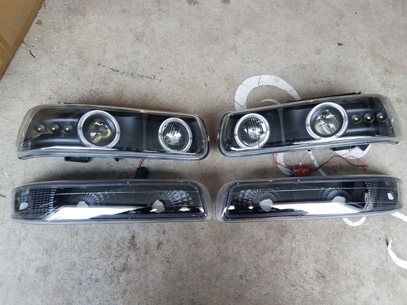 99-02 Silverado Halo Projector Headlights (Black) Tahoe Suburban